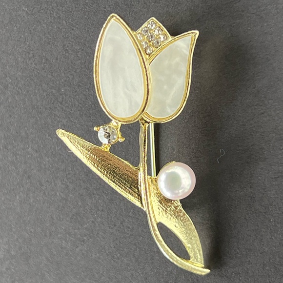Handmade | Genuine Freshwater Pearl Pin Brooch - Picture 1 of 3